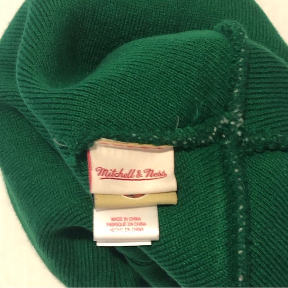 Mitchell & Ness Boston Celtics HWC Draft Cuffed Knit Pom Winter Hat OSFA Grey - Picture 8 of 8